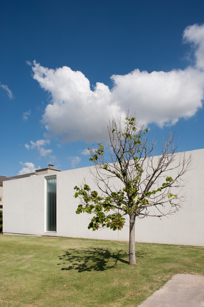 http://simondeprez.eu/files/gimgs/39_casa-patiojuan-german-guardatisimon-deprez02.jpg