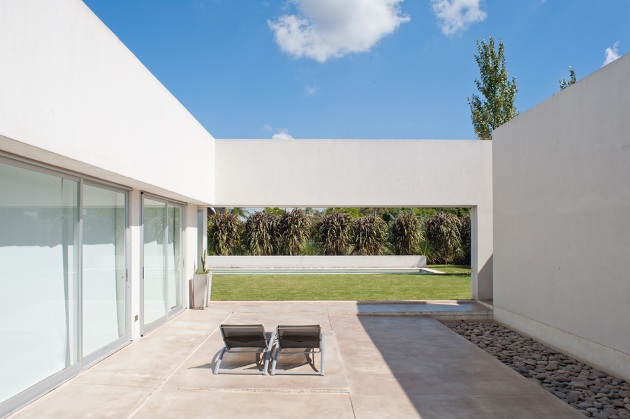 http://simondeprez.eu/files/gimgs/39_casa-patiojuan-german-guardatisimon-deprez05.jpg