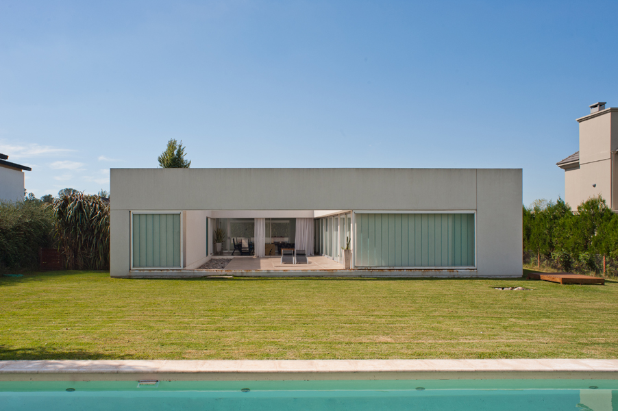 http://simondeprez.eu/files/gimgs/39_casa-patiojuan-german-guardatisimon-deprez06_v2.jpg