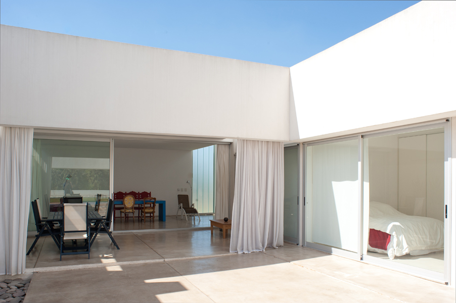 http://simondeprez.eu/files/gimgs/39_casa-patiojuan-german-guardatisimon-deprez07.jpg