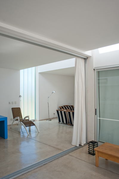 http://simondeprez.eu/files/gimgs/39_casa-patiojuan-german-guardatisimon-deprez08.jpg