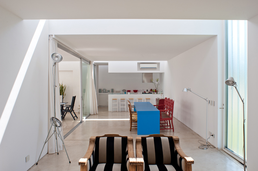 http://simondeprez.eu/files/gimgs/39_casa-patiojuan-german-guardatisimon-deprez11.jpg