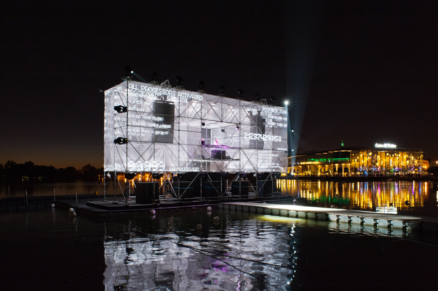 http://simondeprez.eu/files/gimgs/44_1024boom-box-sd09.jpg