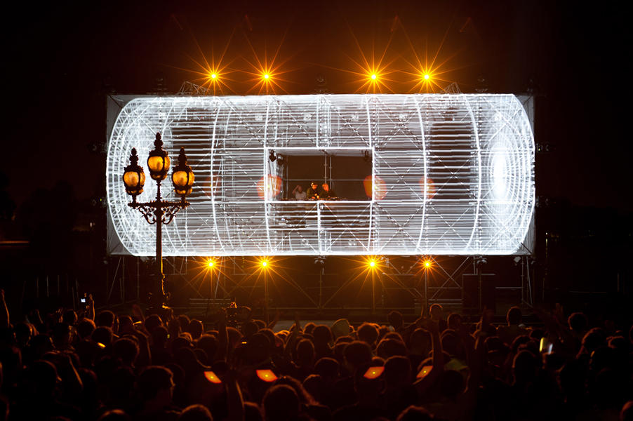 http://simondeprez.eu/files/gimgs/44_1024boom-box-sd13.jpg